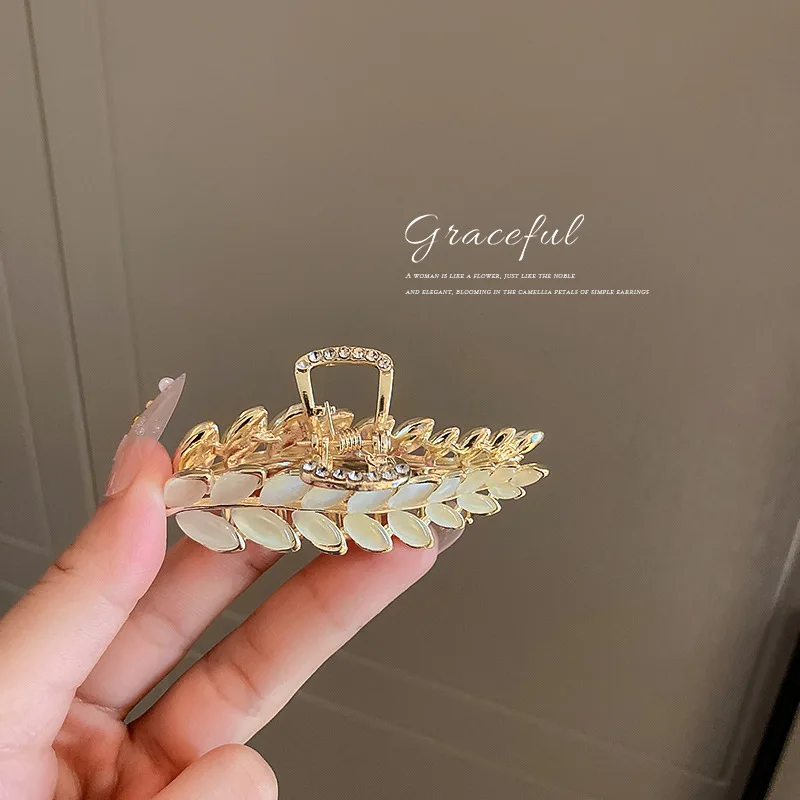 Korean Diamond Opal Leaf Hair Clip Back Of Head Elegant Temperament Shark Dish Girl Accessories
Korean Diamond Opal Leaf Hair Clip Back Of Head Elegant Temperament Shark Dish Girl Accessories