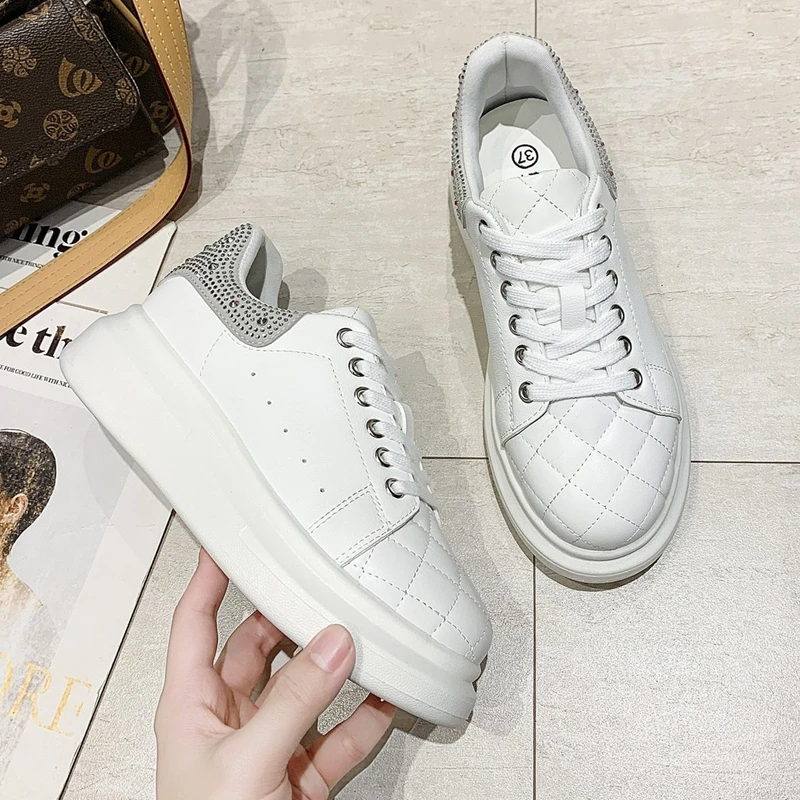 Fashion White High Heel Women Casual Sneakers Back Bling Rhinestone Outdoor Lace-up All Match Rhombus Ladies Vulcanized Shoes
Fashion White High Heel Women Casual Sneakers Back Bling Rhinestone Outdoor Lace-up All Match Rhombus Ladies Vulcanized Shoes