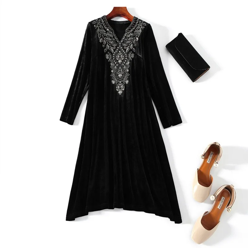 2021 Velvet Dress Autumn Winter Plus Size Dress Women V-Neck Vintage Embroidery Beading 3/4 Sleeve Elegant Black Velour Dress
2021 Velvet Dress Autumn Winter Plus Size Dress Women V-Neck Vintage Embroidery Beading 3/4 Sleeve Elegant Black Velour Dress