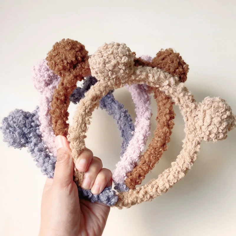 Осенне-зимняя Милая повязка на голову с ушками медведя из овечьей шерсти маска для мытья лица маска для макияжа шпилька для волос свинцовая ...
Осенне-зимняя Милая повязка на голову с ушками медведя из овечьей шерсти маска для мытья лица маска для макияжа шпилька для волос свинцовая ...