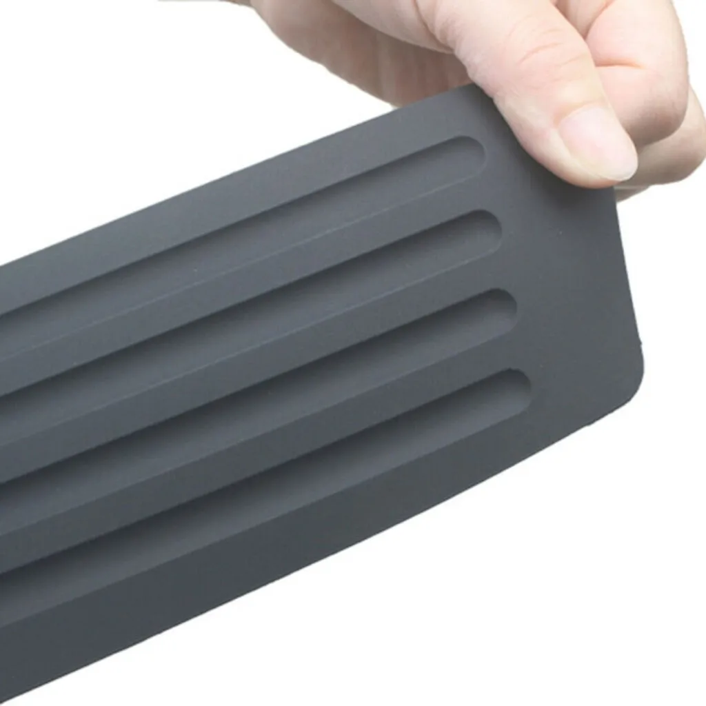 1pc Sticker Car Pick Up Rear 90x8cm Guard Bumper Protector Trim Cover Rubber Anti Scratch Pad Black For Car Sticker Protection
1pc Sticker Car Pick Up Rear 90x8cm Guard Bumper Protector Trim Cover Rubber Anti Scratch Pad Black For Car Sticker Protection