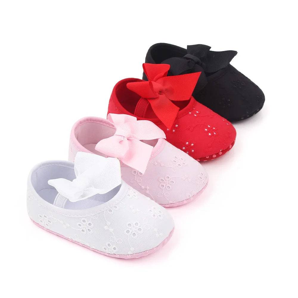 Baby Girls First Walkers with Grips Cute Princess Satin Bow Non-slip Shoes with Strap Embroidered Pattern
Baby Girls First Walkers with Grips Cute Princess Satin Bow Non-slip Shoes with Strap Embroidered Pattern
