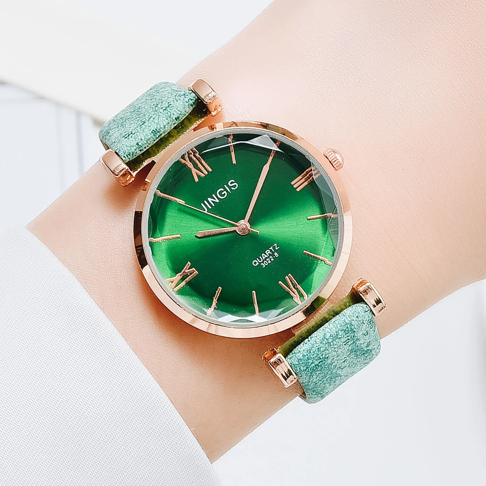 Fashion Casual Leather Belt Watches Simple Round Dial Quartz Clock Dress Wristwatches Reloj Para Mujer 2021 New Watch For Women
Fashion Casual Leather Belt Watches Simple Round Dial Quartz Clock Dress Wristwatches Reloj Para Mujer 2021 New Watch For Women