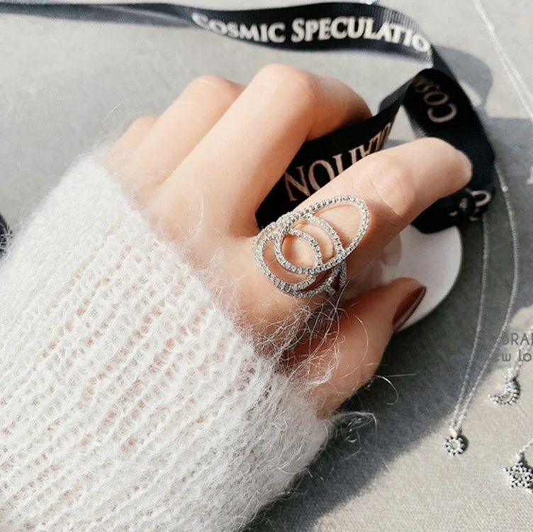 FMILY Minimalist 925 Sterling Silver Geometric Hollow Oval Ring Fashion Micro Inlaid Shiny Zircon Jewelry for Girlfriend Gift
FMILY Minimalist 925 Sterling Silver Geometric Hollow Oval Ring Fashion Micro Inlaid Shiny Zircon Jewelry for Girlfriend Gift