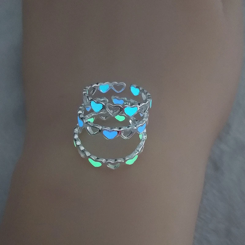 Adjustable Hollow Heart Luminous Ring Glow in Dark Silver Color Rings For Women Friends Gift Vintage Fashion Jewelry Ring
Adjustable Hollow Heart Luminous Ring Glow in Dark Silver Color Rings For Women Friends Gift Vintage Fashion Jewelry Ring