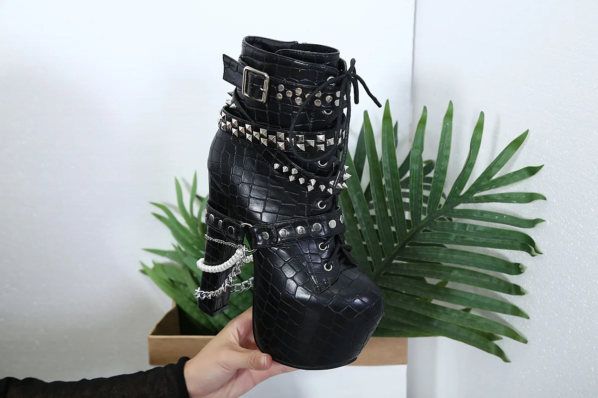 Beaded women's decoration 16cm thick heel 2020 new super high heel short boots
Beaded women's decoration 16cm thick heel 2020 new super high heel short boots