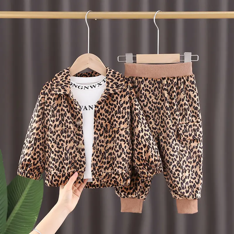 2021 Boys Girls Leopard Suit Spring Western Fashion Three-piece Suit Handsome Korean Children's Casual Set(Coat+shirt+Pant)
2021 Boys Girls Leopard Suit Spring Western Fashion Three-piece Suit Handsome Korean Children's Casual Set(Coat+shirt+Pant)