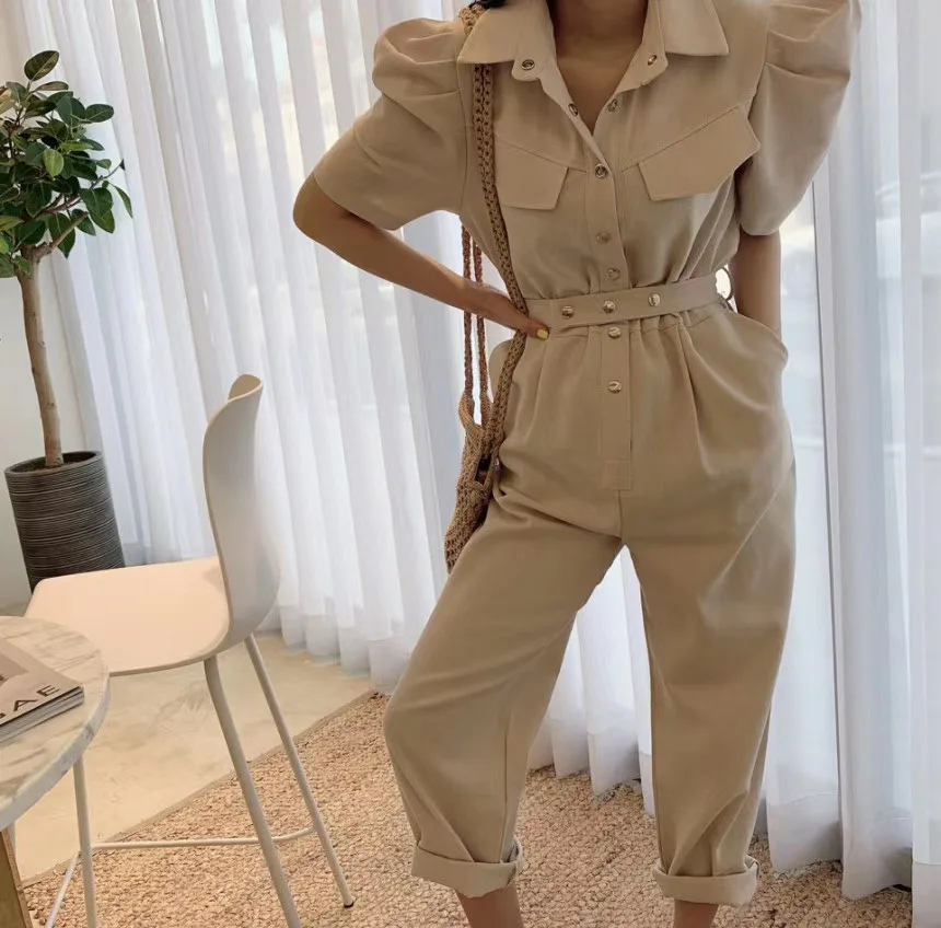 Women's jumpsuit 2021 new retro lapel puff sleeve short-sleeved single-breasted lace-up fashion jumpsuit women
Women's jumpsuit 2021 new retro lapel puff sleeve short-sleeved single-breasted lace-up fashion jumpsuit women