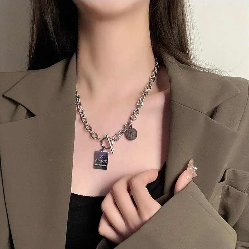 Titanium Steel Ins Niche Design Sense Sweater Men's Trendy Cool Hip-hop Clavicle Chain Sweater Chain Accessories Trend
Titanium Steel Ins Niche Design Sense Sweater Men's Trendy Cool Hip-hop Clavicle Chain Sweater Chain Accessories Trend