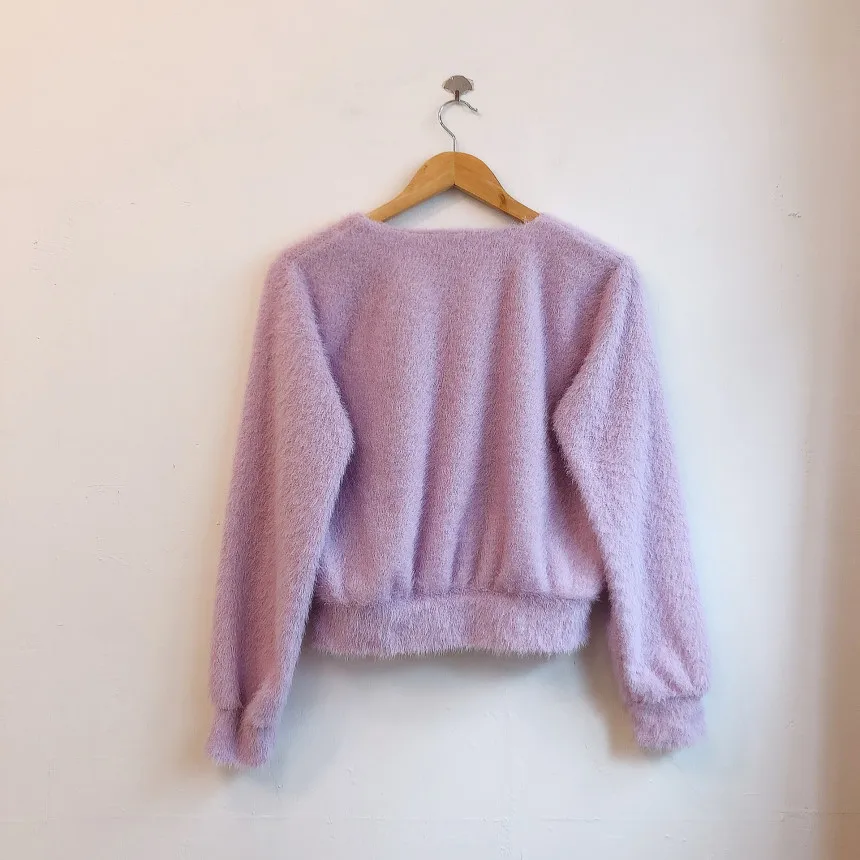 Elegant Korean Autumn Gentle V-neck Ladies Sweaters Chic Love Button Women Sweater Loose Imitation Mink Knit Cardigan Short Coat
Elegant Korean Autumn Gentle V-neck Ladies Sweaters Chic Love Button Women Sweater Loose Imitation Mink Knit Cardigan Short Coat