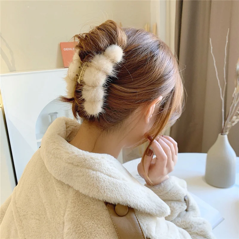 2021 New Women's Mink Fur Claw-Shaped Hairpin Geometric Plastic Large Butterfly Fur Hairpin Hair Accessories Holiday Gift
2021 New Women's Mink Fur Claw-Shaped Hairpin Geometric Plastic Large Butterfly Fur Hairpin Hair Accessories Holiday Gift