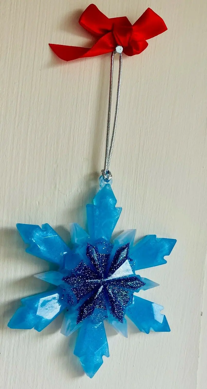 Snowflake Christmas Tree Decoration Hanging Ornament Sparkly Handmade Resin Blue
Snowflake Christmas Tree Decoration Hanging Ornament Sparkly Handmade Resin Blue