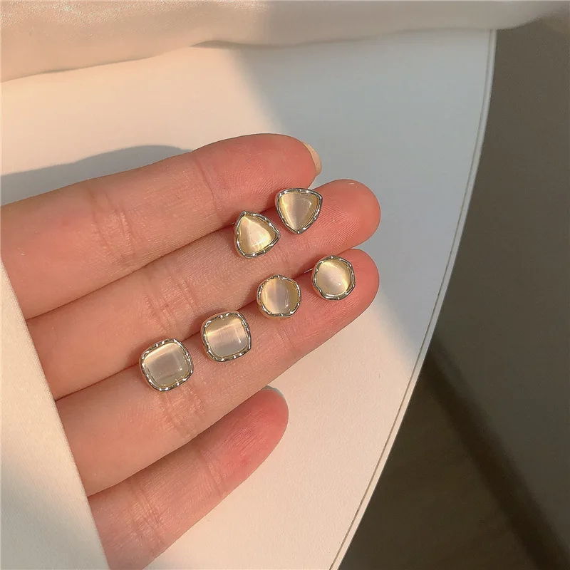 Korean Geometric Earrings for Women 2021 New Fashion and Simple Temperament Korean Jewelry Accessories
Korean Geometric Earrings for Women 2021 New Fashion and Simple Temperament Korean Jewelry Accessories