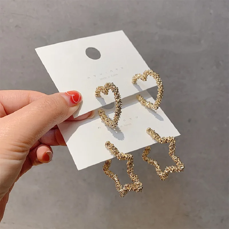 2020 New Fashion Women's Earrings Classic Star Heart Shape eardrop Earrings For Women party jewelry wholesaler 
2020 New Fashion Women's Earrings Classic Star Heart Shape eardrop Earrings For Women party jewelry wholesaler