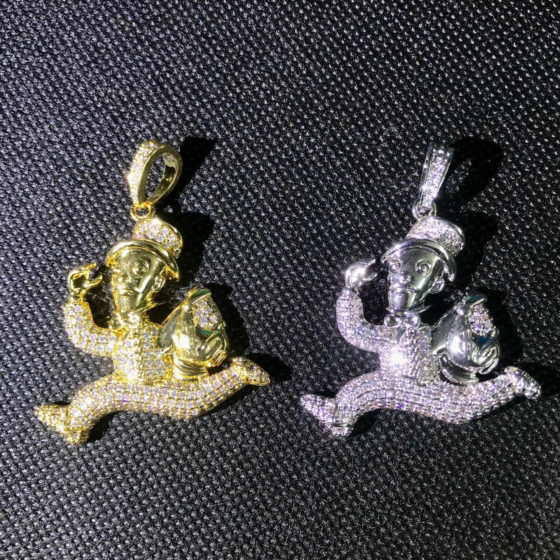 Europe Personality Charm New Running Doll Male Cool Pendant Micro Zircon Hip Hop Cool necklace Men Favorite Jewelry Accessories
Europe Personality Charm New Running Doll Male Cool Pendant Micro Zircon Hip Hop Cool necklace Men Favorite Jewelry Accessories