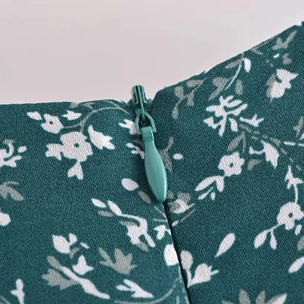 Vintage Jewel Neck Short Sleeve Mini Floral Dresses DLQZ428
Vintage Jewel Neck Short Sleeve Mini Floral Dresses DLQZ428