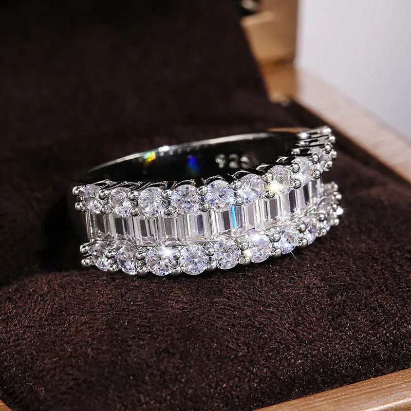 BAOSHINA Luxury Silver Color Women Wedding Ring Half Circle Brilliant Cubic Zirconia Delicate Gift Lady Engagement Trendy Jewely
BAOSHINA Luxury Silver Color Women Wedding Ring Half Circle Brilliant Cubic Zirconia Delicate Gift Lady Engagement Trendy Jewely
