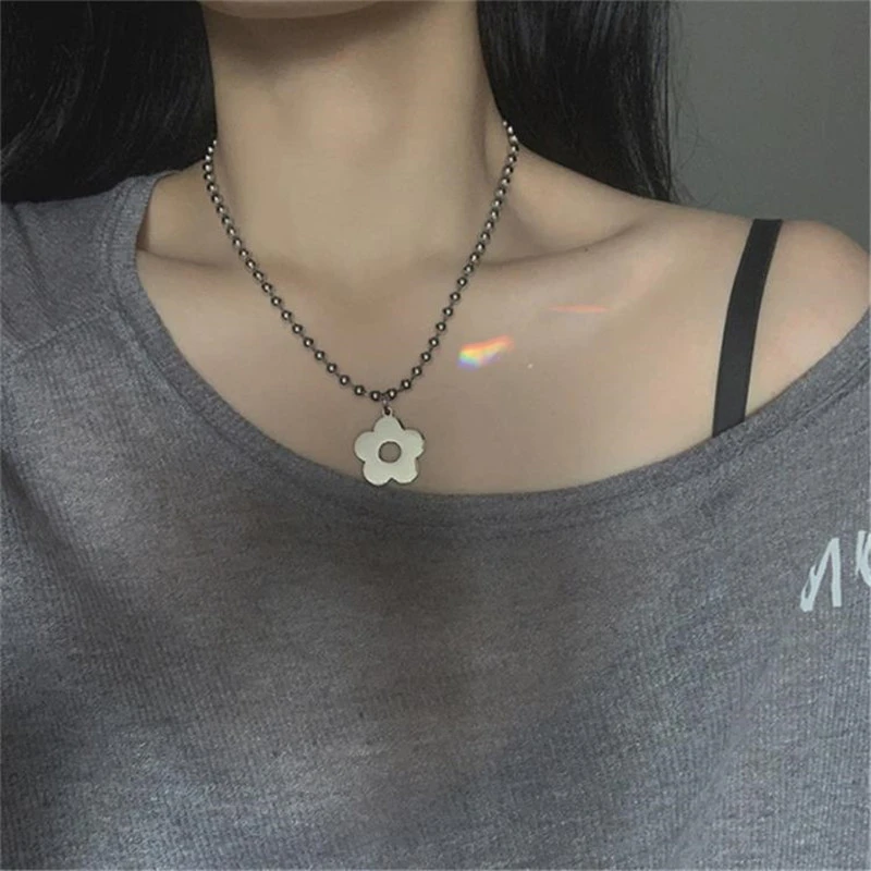 Kpop Harajuku Kawaii Choker Stainless Steel Flower Beads Necklace For Women Men Egirl Gothic Colar Streetwear Aesthetic Jewelry
Kpop Harajuku Kawaii Choker Stainless Steel Flower Beads Necklace For Women Men Egirl Gothic Colar Streetwear Aesthetic Jewelry
