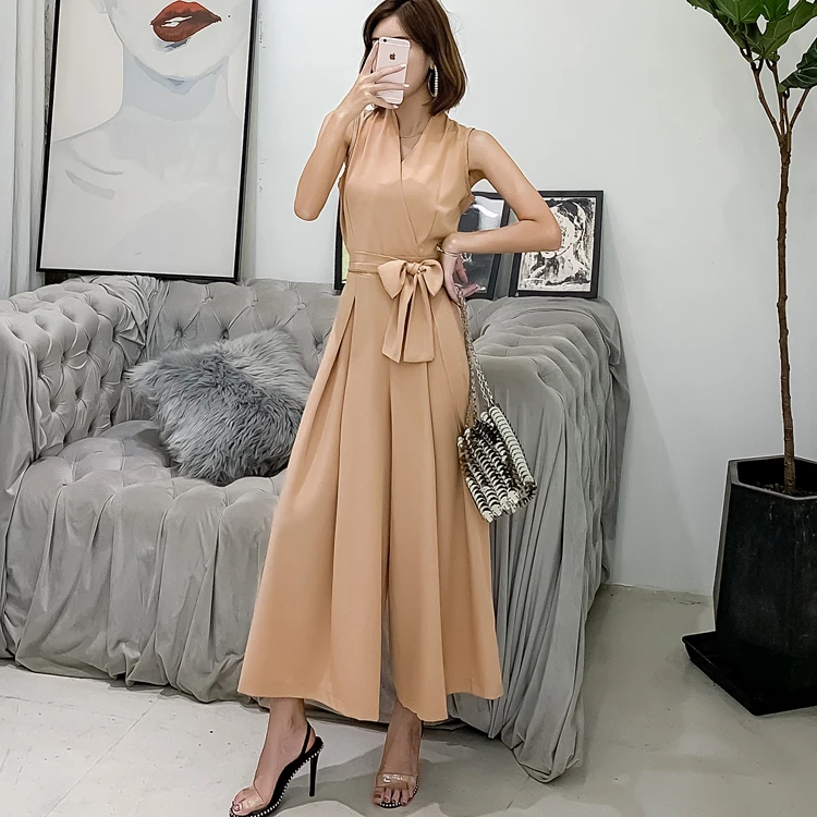 Elegant Women Sleeveless Jumpsuits Romper 2020 Summer V-Neck One Pieces Fashion Party Office Wide Leg Jumpsuits Sashes WJ73
Elegant Women Sleeveless Jumpsuits Romper 2020 Summer V-Neck One Pieces Fashion Party Office Wide Leg Jumpsuits Sashes WJ73