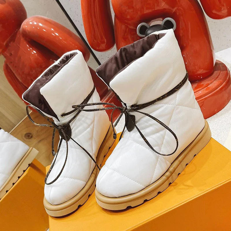 Water Proof Down Snow Boots Non-Slip Keep Warm Fashion Catwalk Cotton Shoes Light Comfortable 2021 Winter New Korean Style Flats
Water Proof Down Snow Boots Non-Slip Keep Warm Fashion Catwalk Cotton Shoes Light Comfortable 2021 Winter New Korean Style Flats