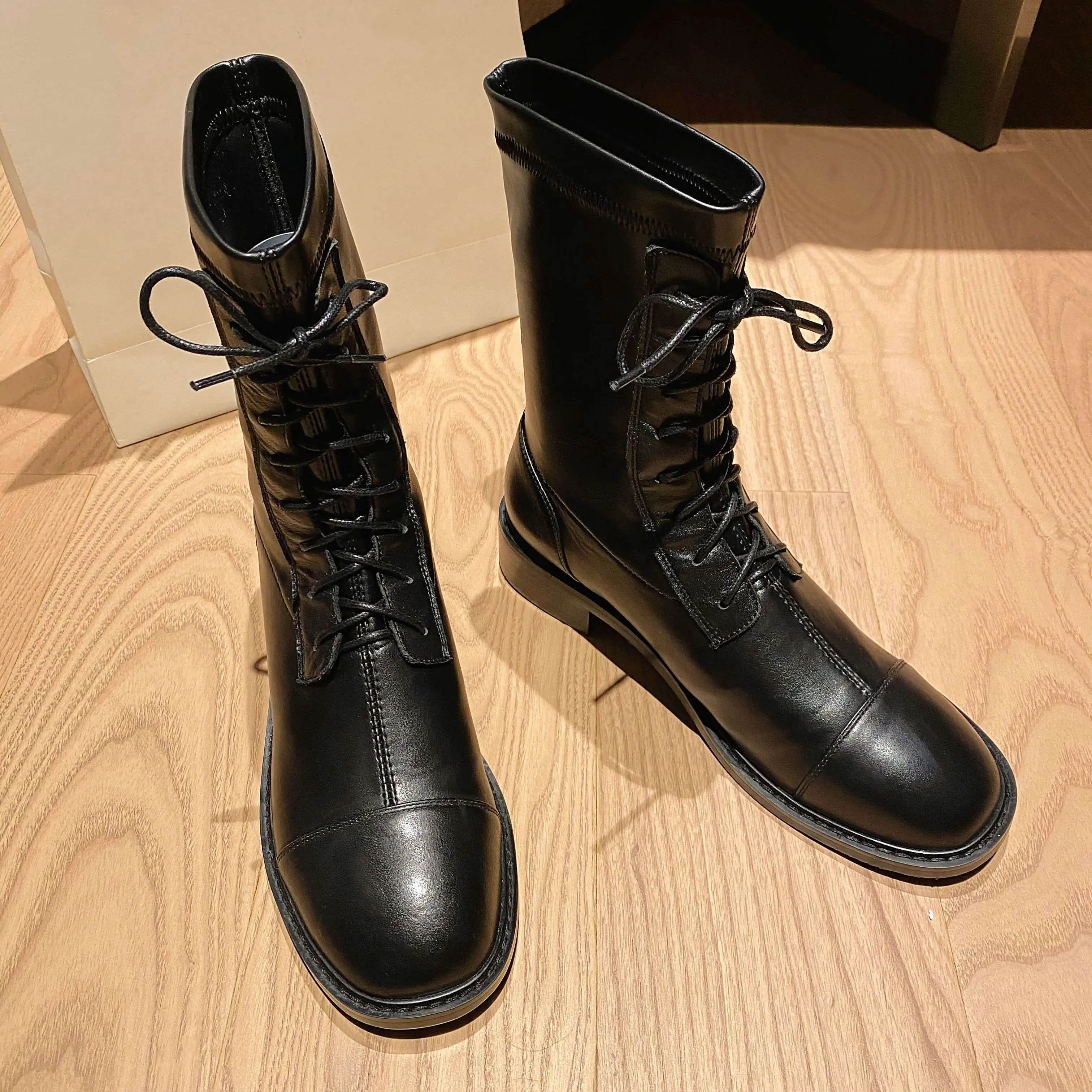 Lanxuryee new cow leather round toe med heel stretch boots Korean street pretty girls dating charming lace up mid-calf boots L97
Lanxuryee new cow leather round toe med heel stretch boots Korean street pretty girls dating charming lace up mid-calf boots L97