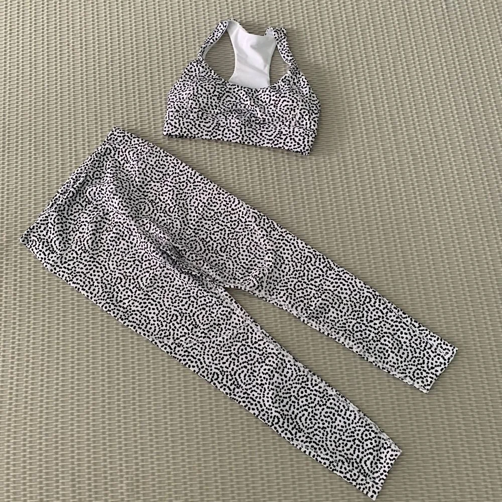 Yoga Set Sports Wear For Women Gym Fitness Clothing Seamless Leggings Crop Top Sports Bra Clothing Fitness Workout Running Suit
Yoga Set Sports Wear For Women Gym Fitness Clothing Seamless Leggings Crop Top Sports Bra Clothing Fitness Workout Running Suit