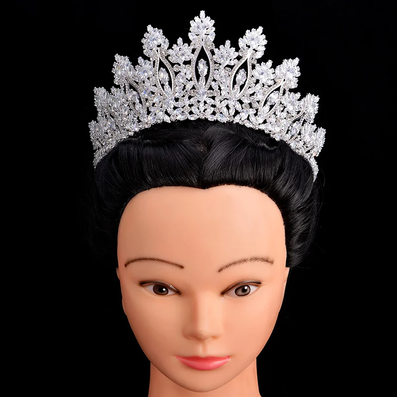 Diadem And Crowns HYANA Classic New Fashion Design Bride Hair Accories Anniversary Wedding Women BC5070 Corona Princesa
Diadem And Crowns HYANA Classic New Fashion Design Bride Hair Accories Anniversary Wedding Women BC5070 Corona Princesa