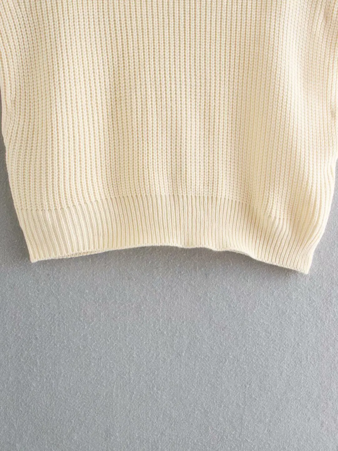 2020 Free Inspirit New Arrival Female High Collar Sweater Knitted Casual Short Women's Fashion Solid Vests
2020 Free Inspirit New Arrival Female High Collar Sweater Knitted Casual Short Women's Fashion Solid Vests