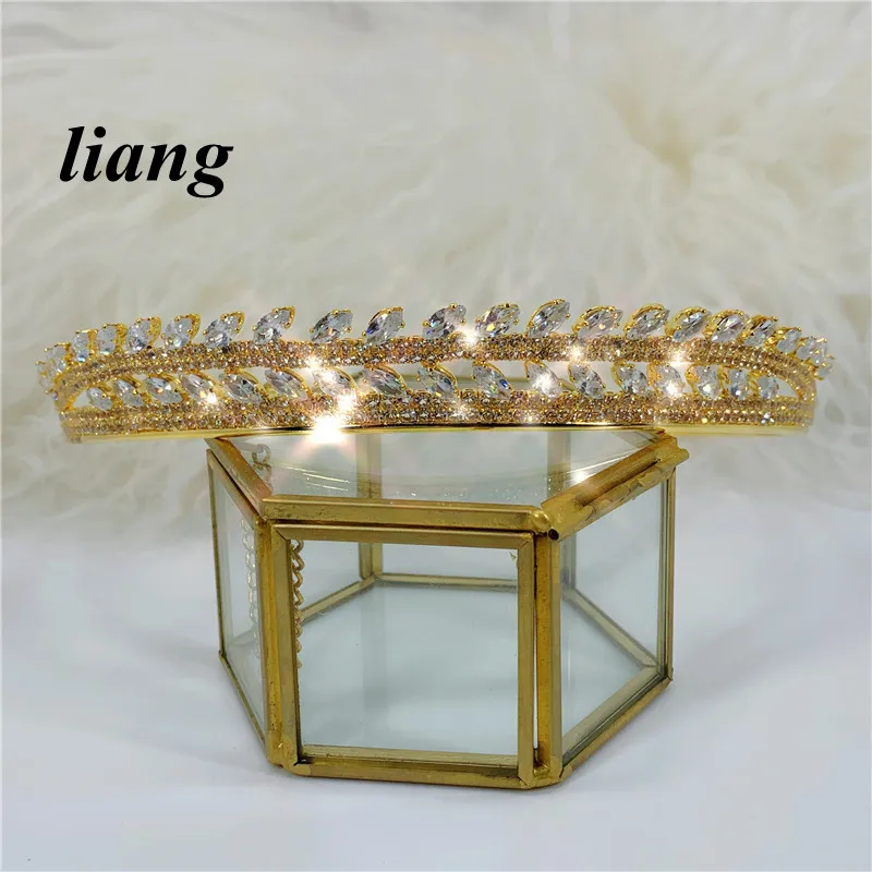 Crown Bride Wedding Fashion Jewelry Tiara Crown New Crystal Europe And America Hair Accessories Tiara расческа для волос 
Crown Bride Wedding Fashion Jewelry Tiara Crown New Crystal Europe And America Hair Accessories Tiara расческа для волос