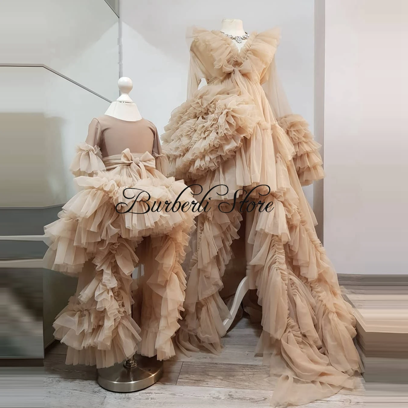 Dreamlike Long Tulle Maternity Dresses Photography High Low A-line Mother And Daughter Illusion Mesh Tulle Women Dress Gowns
Dreamlike Long Tulle Maternity Dresses Photography High Low A-line Mother And Daughter Illusion Mesh Tulle Women Dress Gowns