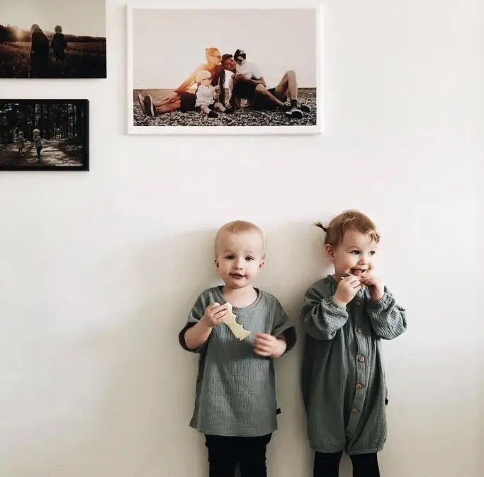 autumn long-sleeved single row of baby boy and girl long sleeve clothes buckle cotton clothes romper
autumn long-sleeved single row of baby boy and girl long sleeve clothes buckle cotton clothes romper