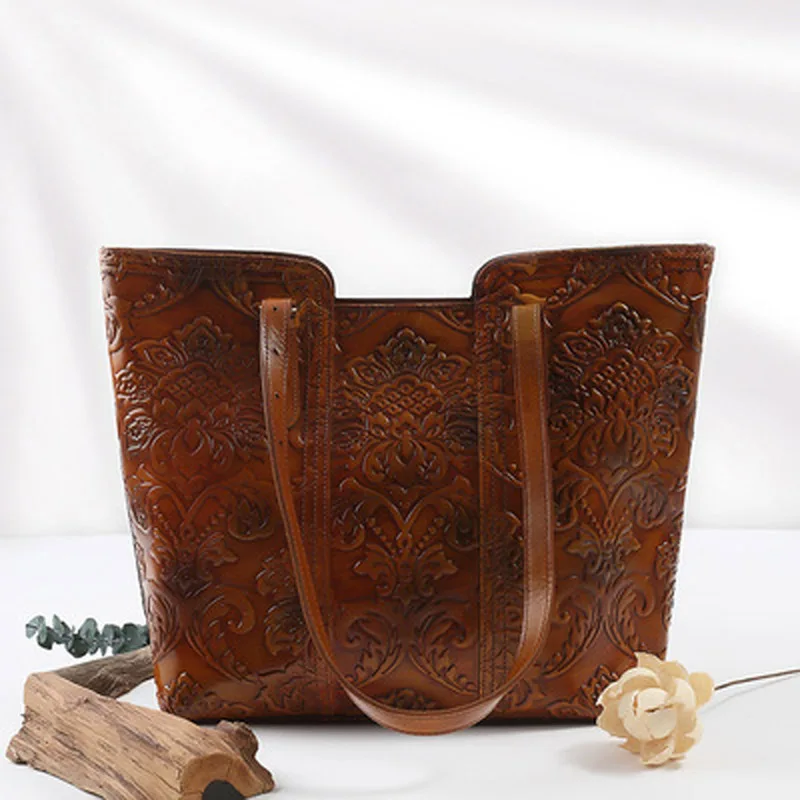 Handmade first layer cowhide handbag ladies bag 2020 new leather tote bag embossed large capacity single shoulder handbag
Handmade first layer cowhide handbag ladies bag 2020 new leather tote bag embossed large capacity single shoulder handbag
