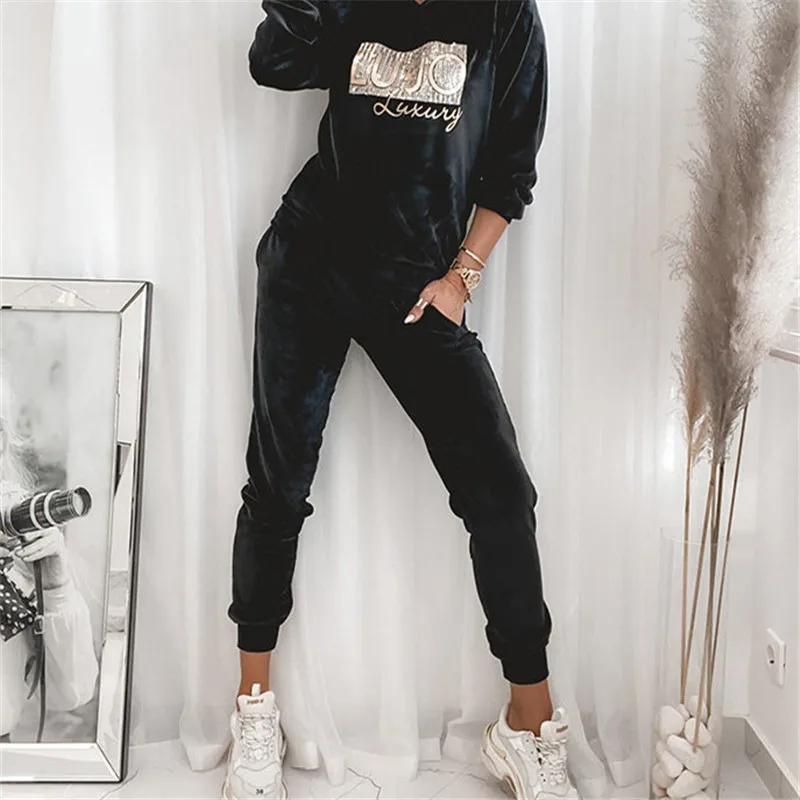 Two Piece Sets Women Casual Tracksuit Gold Letters Printed Women Sets Oversized Hoodies Pants Suits Conjunto Sudadera Mujer 
Two Piece Sets Women Casual Tracksuit Gold Letters Printed Women Sets Oversized Hoodies Pants Suits Conjunto Sudadera Mujer