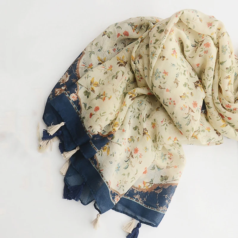 winter Silk Scarves Women Vintage Fringe Floral Pattern Satin Large Square Scarves Female Design 180x90cm Bandana
winter Silk Scarves Women Vintage Fringe Floral Pattern Satin Large Square Scarves Female Design 180x90cm Bandana