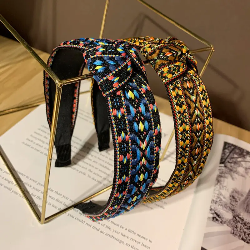 Hair Band Wide Side Press Hairpin Non-slip Wash Face Hair Accessories Female Simple Wild Lady Adult Knotted Headband
Hair Band Wide Side Press Hairpin Non-slip Wash Face Hair Accessories Female Simple Wild Lady Adult Knotted Headband