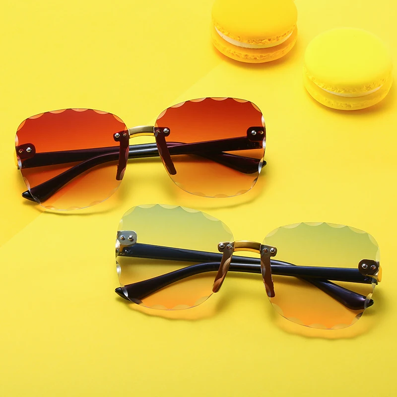 2020 New Stylish Rimless Children Cat Eye Sunglasses Fashion Kid Square Pink Gradient Sun Glasses Boy Girl Goggle UV400 Eyewear
2020 New Stylish Rimless Children Cat Eye Sunglasses Fashion Kid Square Pink Gradient Sun Glasses Boy Girl Goggle UV400 Eyewear