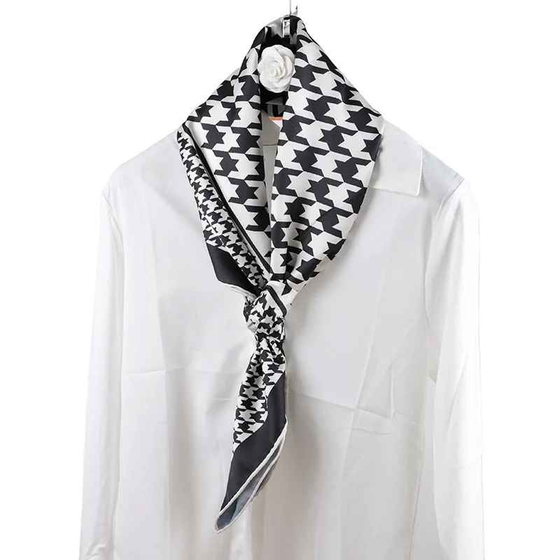 Luxury Designer Spring New Simulation Silk Scarf Hand-rolled Square Scarf Thousand Bird Plaid Print Scarf Women Covered Shawls
Luxury Designer Spring New Simulation Silk Scarf Hand-rolled Square Scarf Thousand Bird Plaid Print Scarf Women Covered Shawls