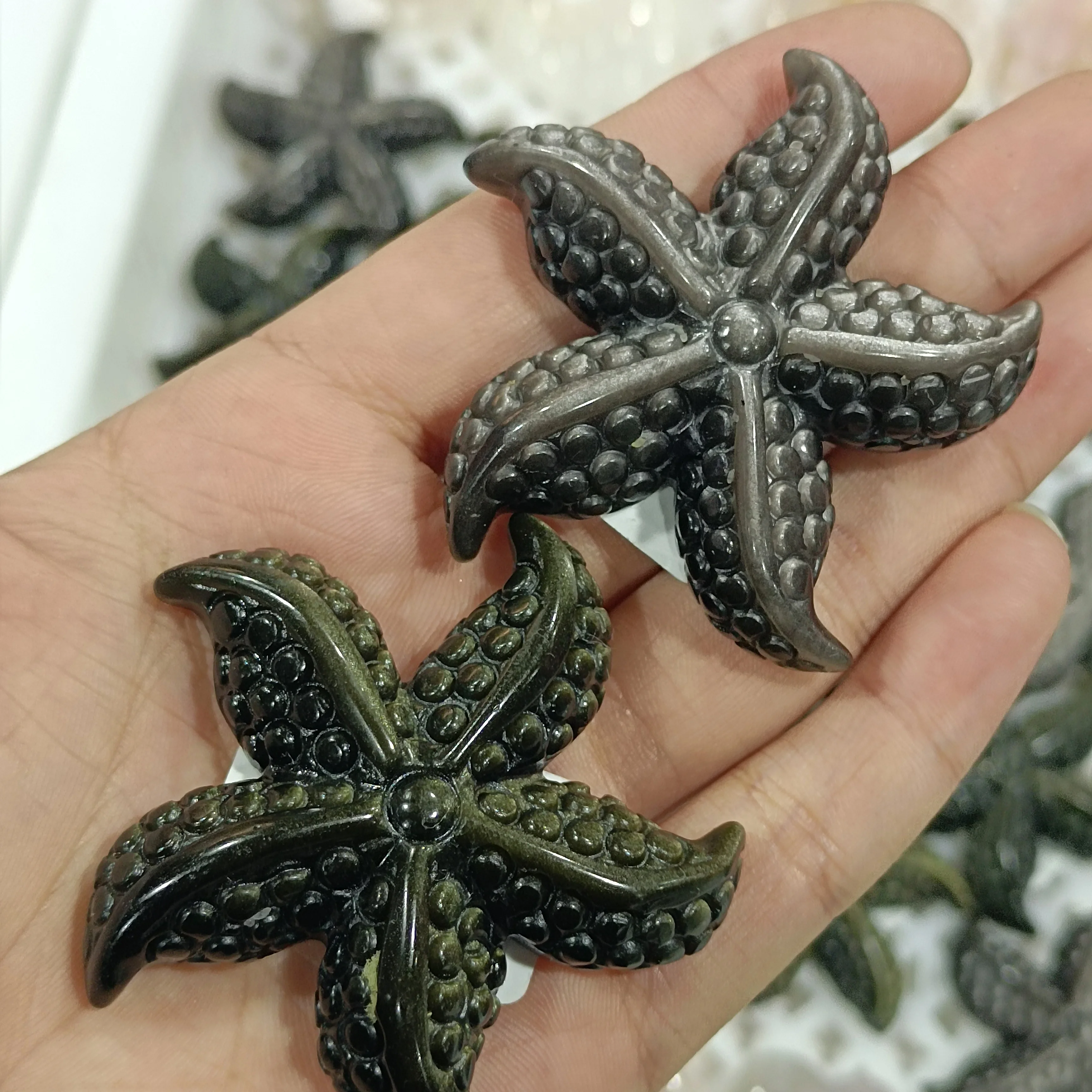 4cm 1pc Natural Gold obsidian Starfish Carved Quartz Crystal Starfish Healing stone Crystal Charms Gift
4cm 1pc Natural Gold obsidian Starfish Carved Quartz Crystal Starfish Healing stone Crystal Charms Gift