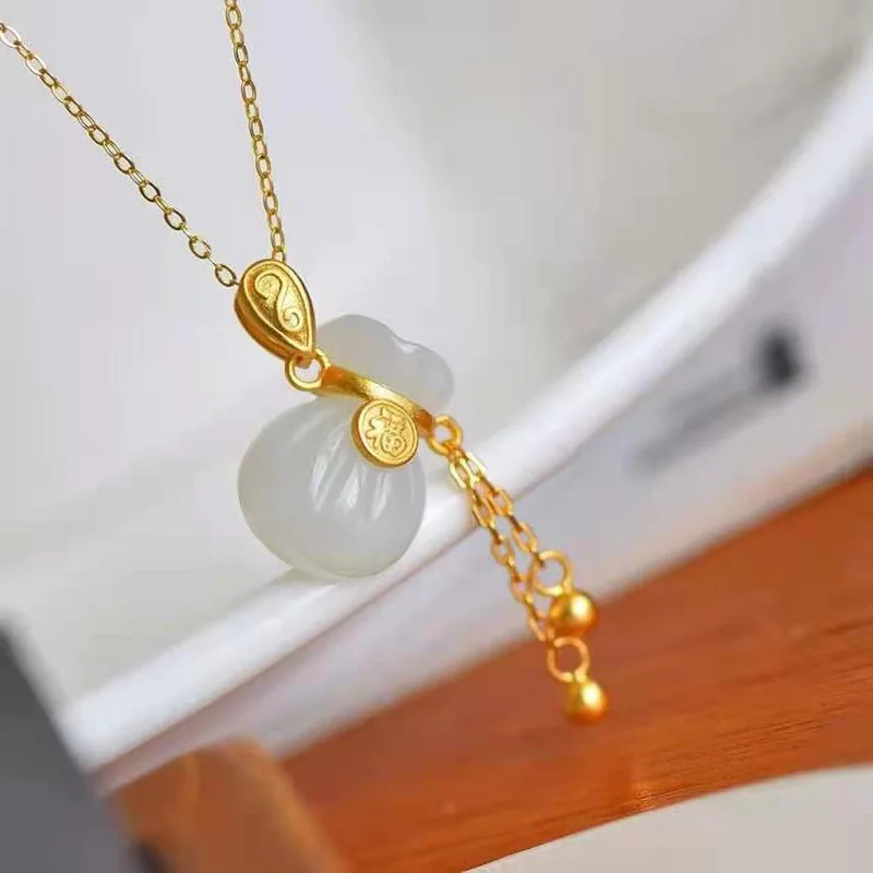 New Natural and Tian Jade Bag Pendant Exquisite 925 Silver Prayer Necklace Designed For Women Jewelry
New Natural and Tian Jade Bag Pendant Exquisite 925 Silver Prayer Necklace Designed For Women Jewelry