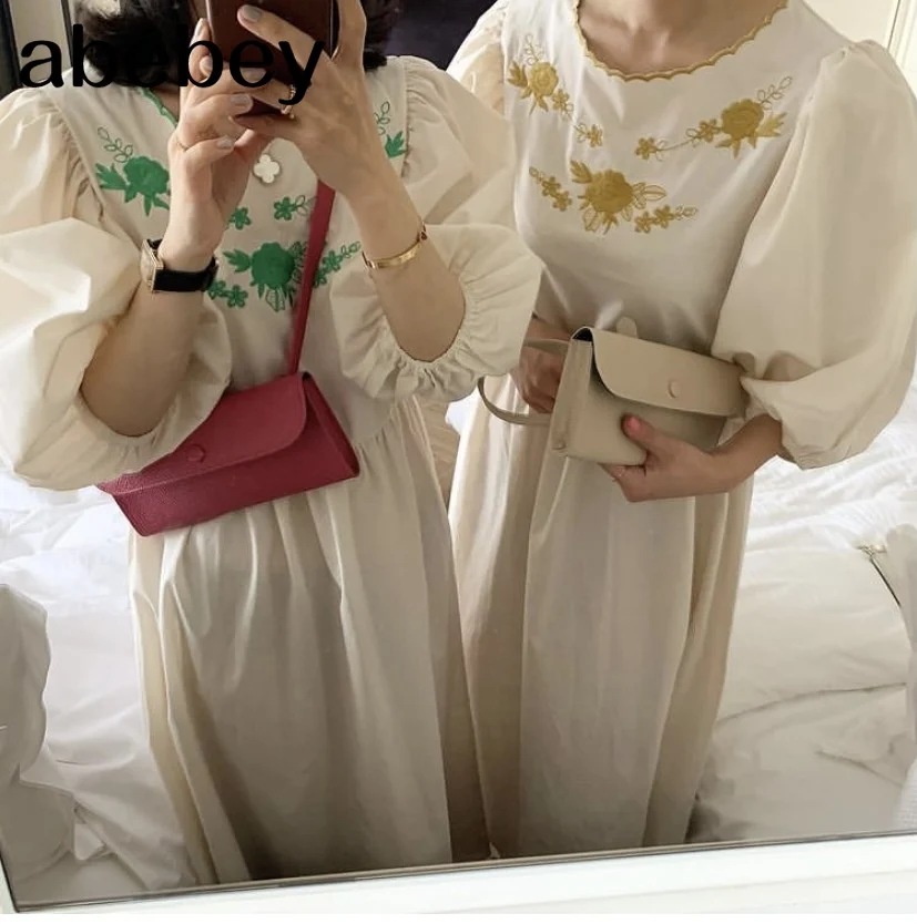 New Summer Women Retro Temperament embroidered flower Dress wave edge O-neck lantern sleeve Dress 2021
New Summer Women Retro Temperament embroidered flower Dress wave edge O-neck lantern sleeve Dress 2021