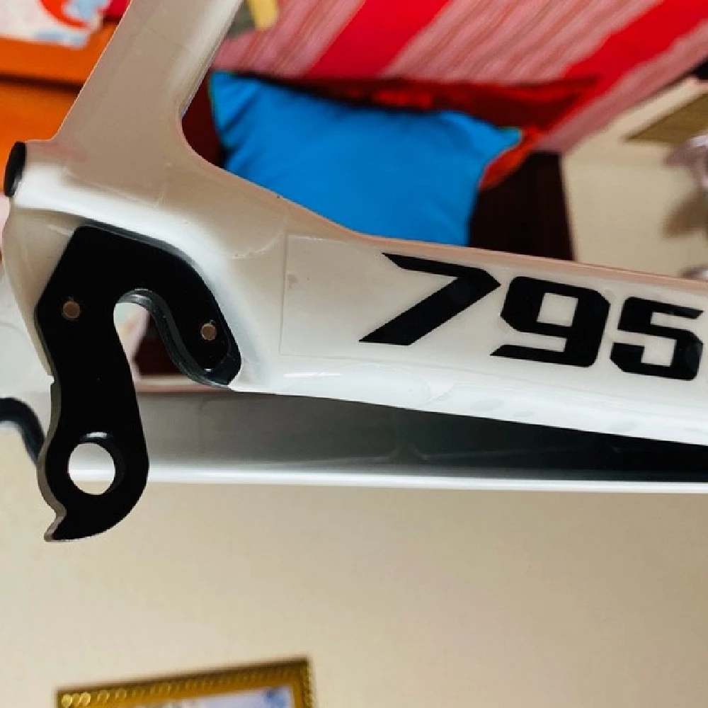 1pc Bicycle gear rear derailleur hanger For LOOK 765 HM OPTIMUM LOOK 795 BLADE LOOK 785 HUEZ LOOK 796 MONOBLADE RS MECH dropout
1pc Bicycle gear rear derailleur hanger For LOOK 765 HM OPTIMUM LOOK 795 BLADE LOOK 785 HUEZ LOOK 796 MONOBLADE RS MECH dropout