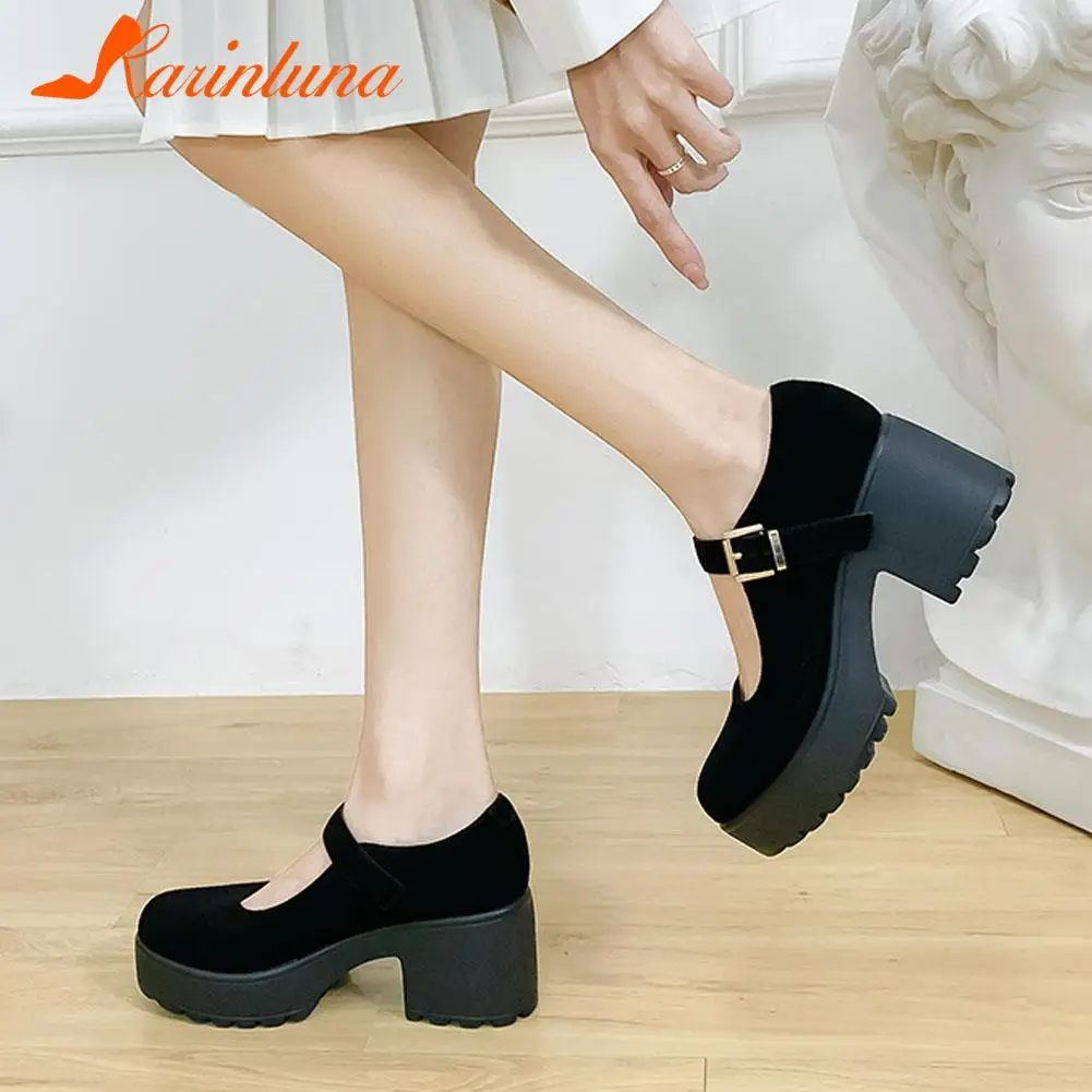 Женские туфли-лодочки с пряжкой Karinluna, однотонные туфли на платформе и высоком массивном каблуке, с круглым носком 
Женские туфли-лодочки с пряжкой Karinluna, однотонные туфли на платформе и высоком массивном каблуке, с круглым носком