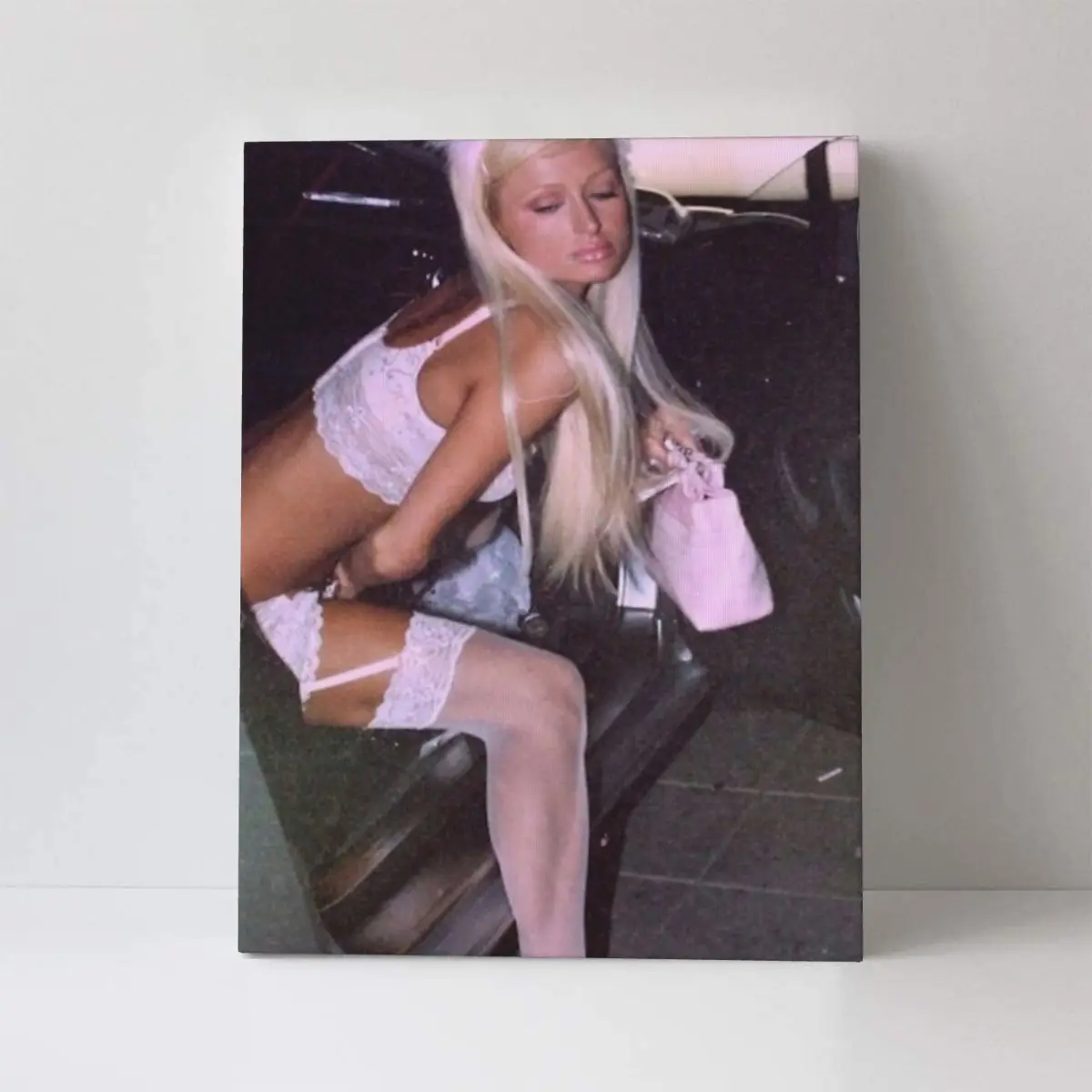 Кролик Париж Хилтон аниме плакат домашний Декор картина фотография стены
Кролик Париж Хилтон аниме плакат домашний Декор картина фотография стены