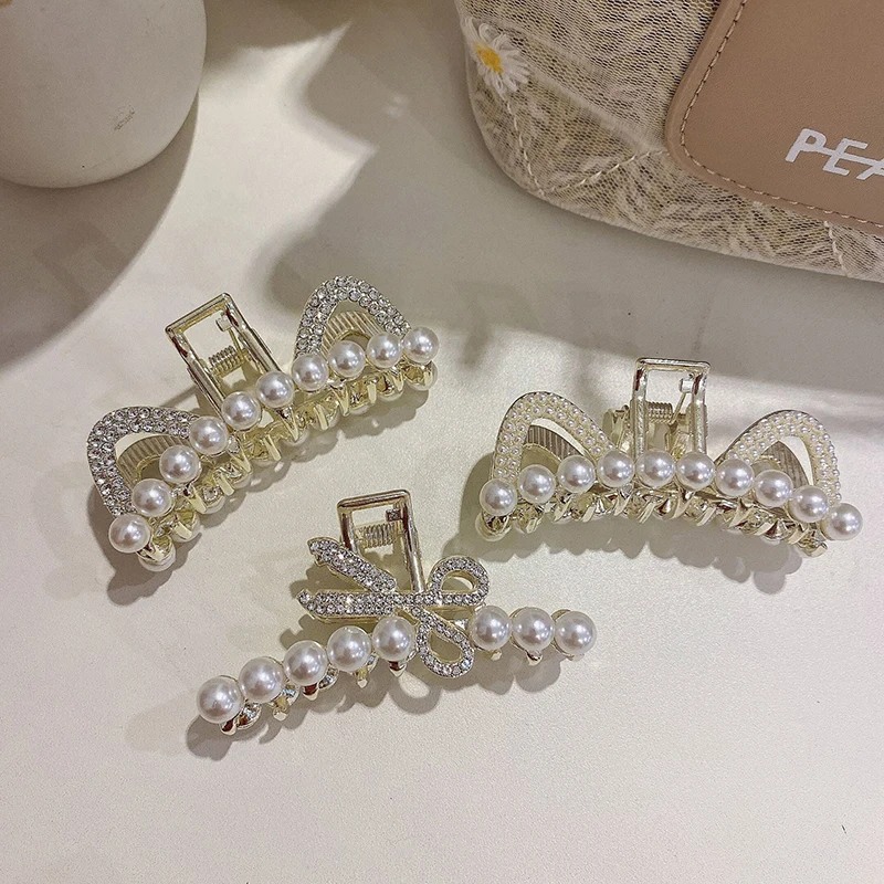 

2021 New Hyperbole Big Pearls Acrylic Hair Claw Clips Big Size Makeup Hair Styling Barrettes for Women Hair Accessories