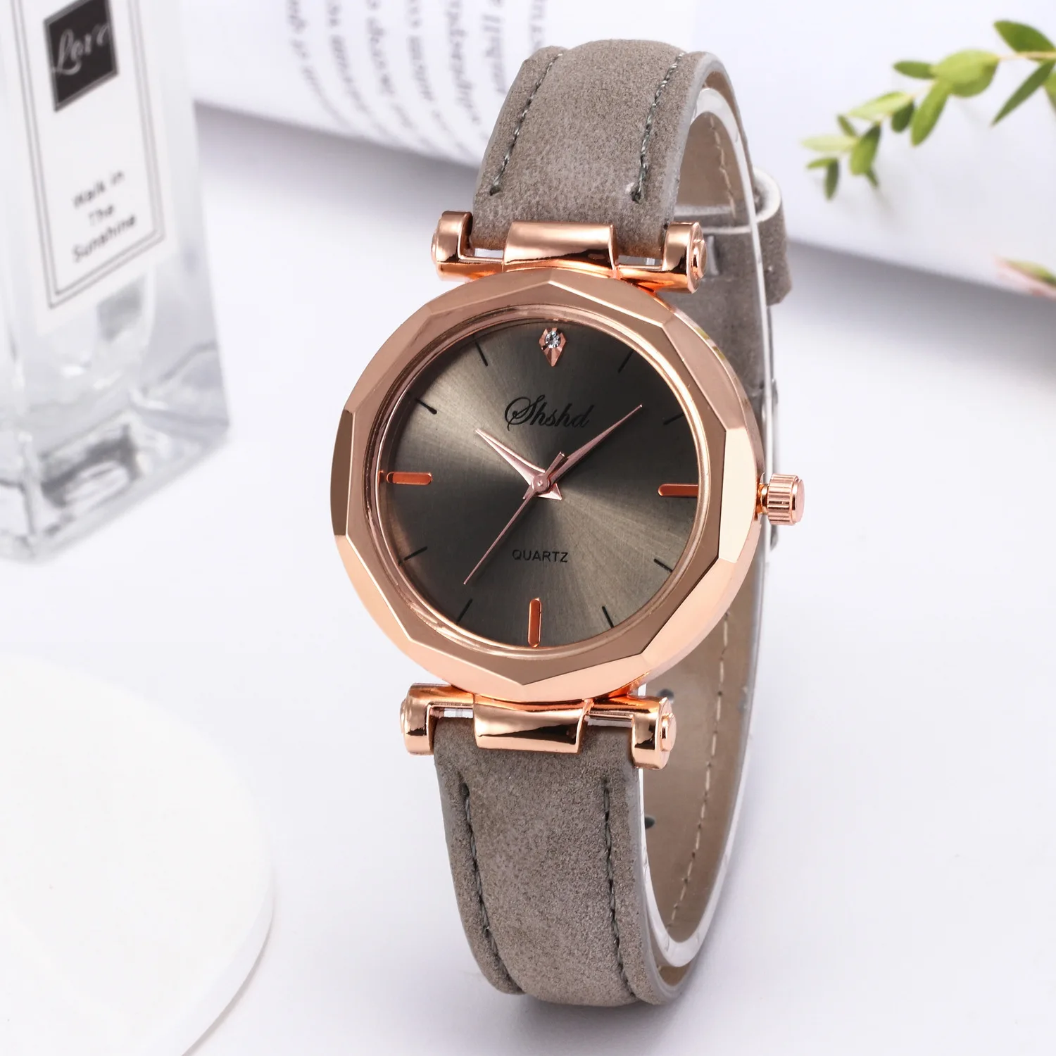 Simple New Women's Casual Watch with Abrasive Leather Watch Wholesale Women's Wristwatch
Simple New Women's Casual Watch with Abrasive Leather Watch Wholesale Women's Wristwatch