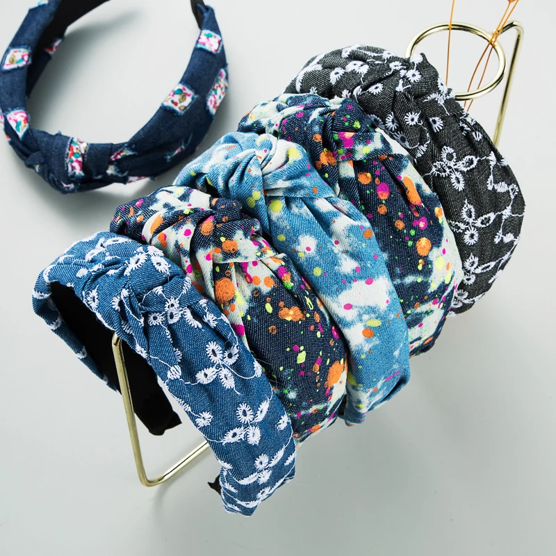 Fashion Korean Embroidered Women's Hair Band Bow Bow Denim Fabric Hair Band Women's New Fashion Versatile Hair Accessories
Fashion Korean Embroidered Women's Hair Band Bow Bow Denim Fabric Hair Band Women's New Fashion Versatile Hair Accessories