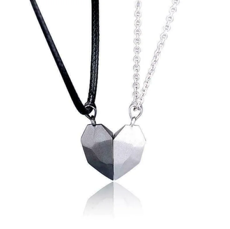 2021 European And American New Love Necklace Fashion Goth Punk Couple Magnetic Necklace Ladies Necklace
2021 European And American New Love Necklace Fashion Goth Punk Couple Magnetic Necklace Ladies Necklace