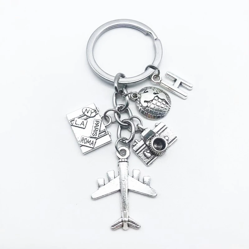 

26-letter New Tour Around The World Aircraft Keychain To The Earth Camera Small Pendant Keychain Commemorative Gift