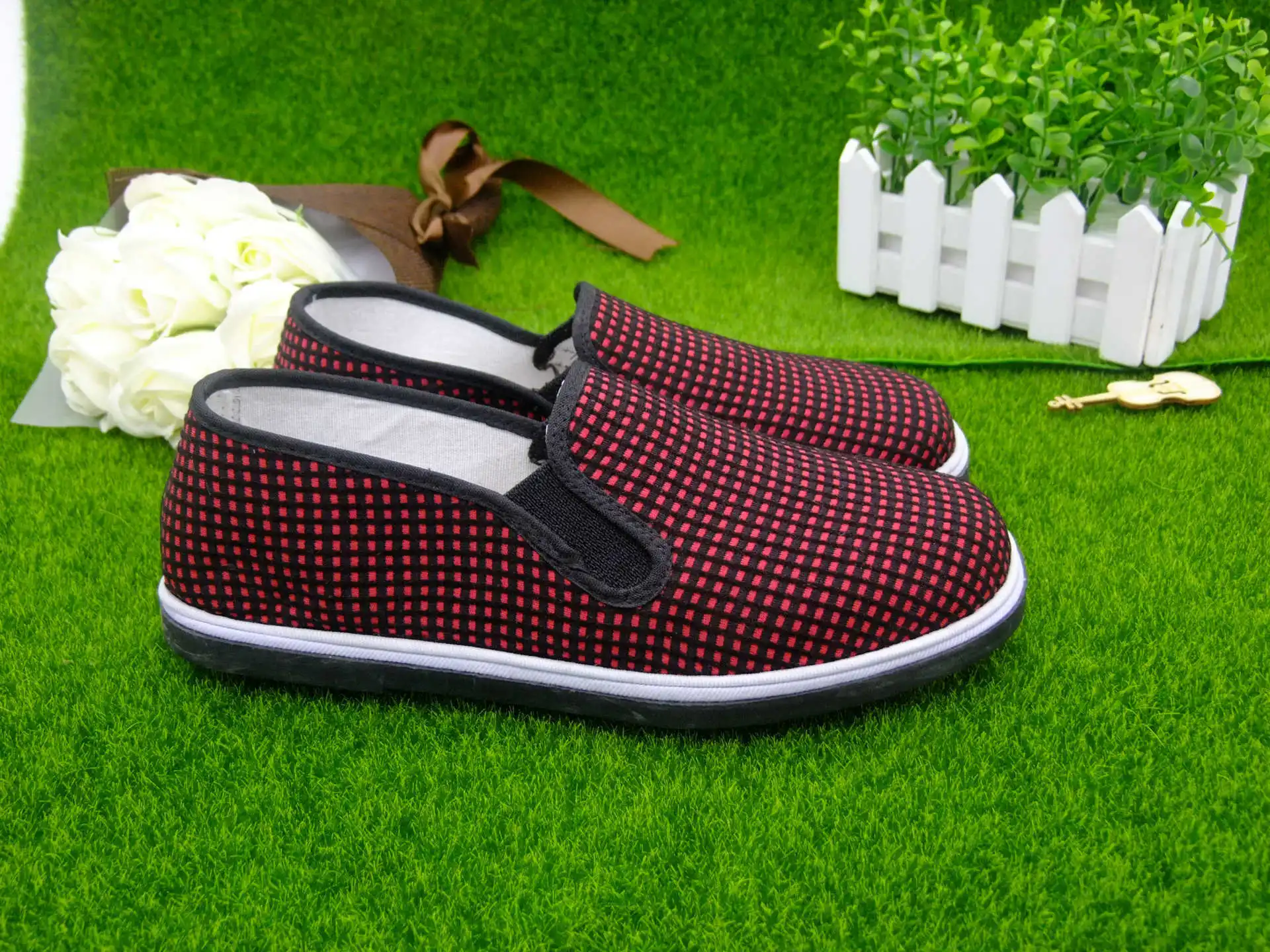 Fashion women's shoes old Beijing cloth shoes women handmade cloth shoes fashion classic comfortable breathable women's shoes 
Fashion women's shoes old Beijing cloth shoes women handmade cloth shoes fashion classic comfortable breathable women's shoes