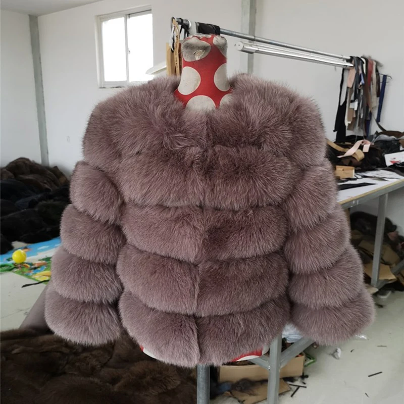 2022 New Women Warm Real Fox Fur Coat Short Winter Fur Jacket Outerwear Natural Blue Fox Fur Coats for Women Hot Promotion
2022 New Women Warm Real Fox Fur Coat Short Winter Fur Jacket Outerwear Natural Blue Fox Fur Coats for Women Hot Promotion